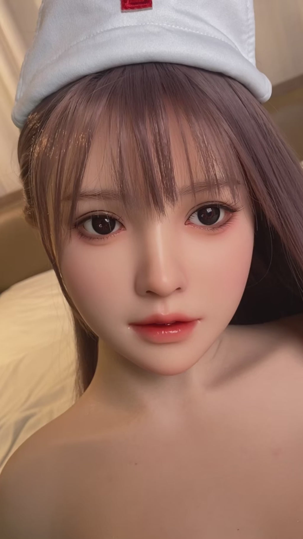 Cai Lin (in nurse uniform)